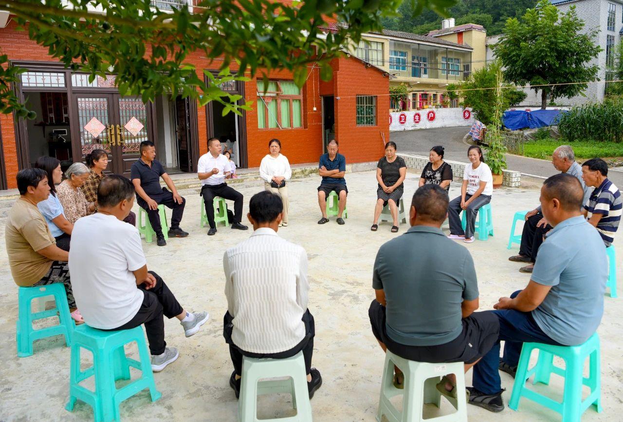 貴州黔西立法“直通車”載民聲入國(guó)法